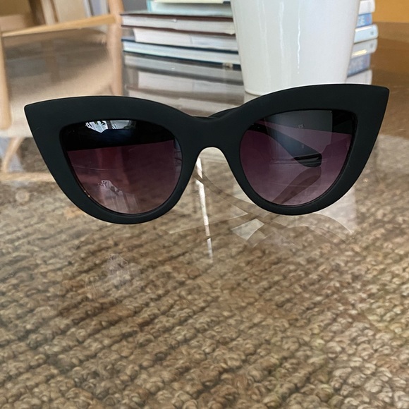 Quay Australia Accessories - Quay Australia Black Cateye Sunglasses